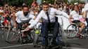 Emmanuel Macron et le champion de tennis fauteuil Michaël Jeremiasz