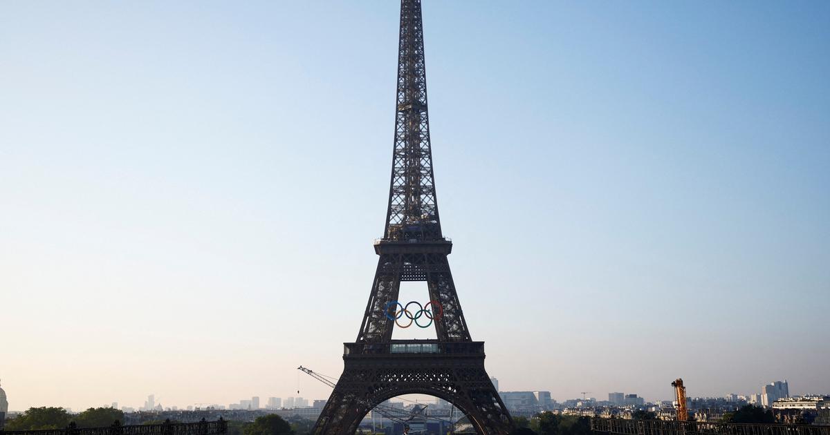 , JO Paris 2024 : A plus de 60 m de haut, les anneaux olympiques paradent sur la Tour Eiffel